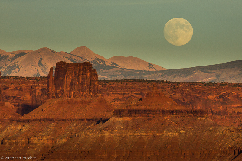 Butte and the full moon