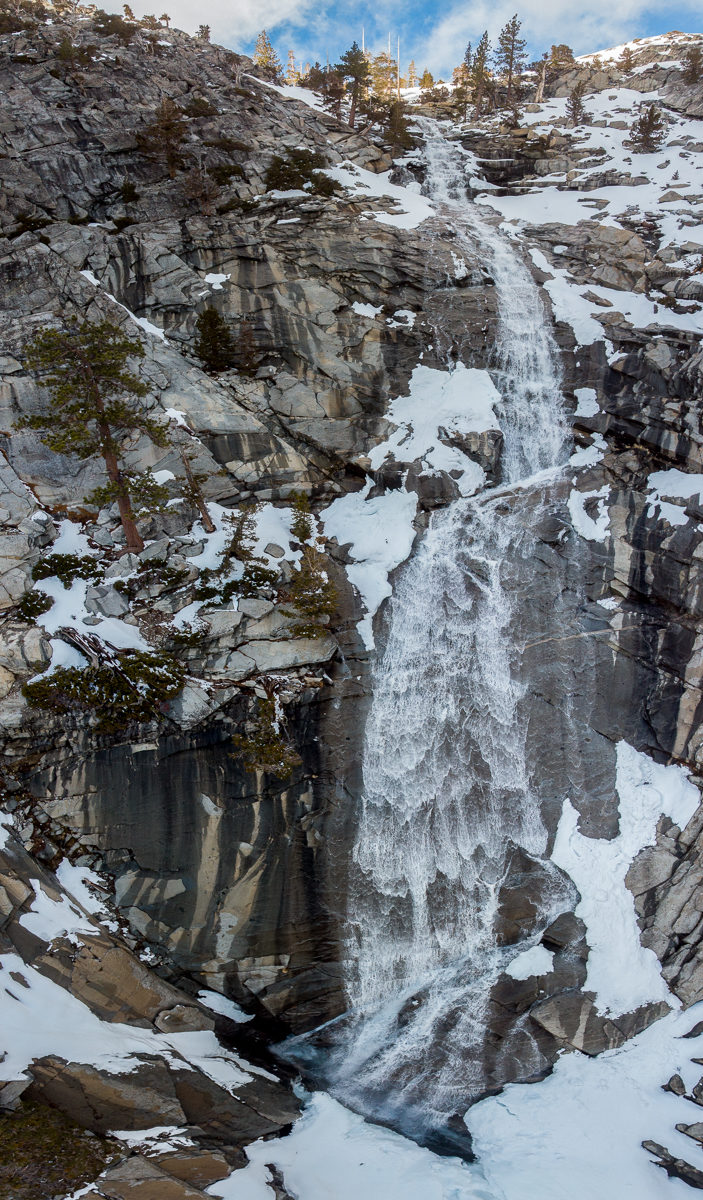 Horsetail falls in the winter